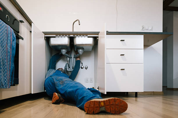 Professional Leak Detection technician working in Holbrook, PA